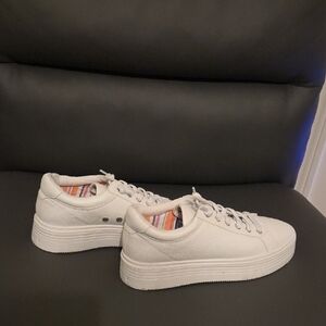 Roxy White Sneakers